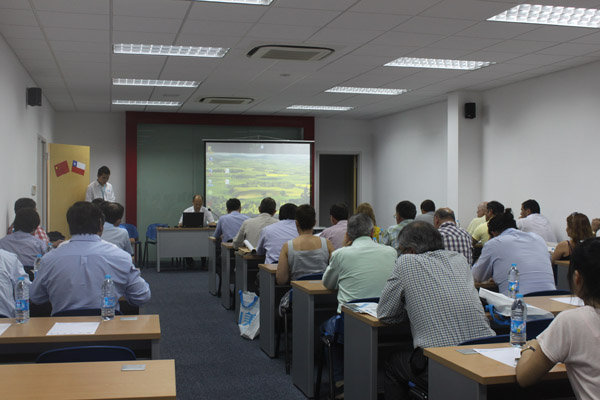 智利阿塔卡瑪訪問團(tuán)來(lái)我公司考察交流