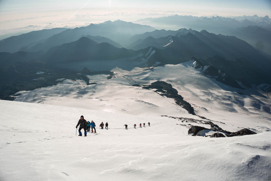 驕傲！山美股份歐洲員工勇攀歐洲第一峰-厄爾布魯士峰