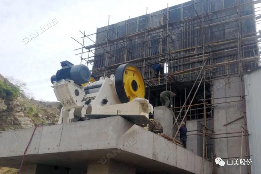 新項目|安裝中的河北時產500噸片麻巖骨料生產線