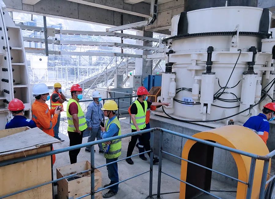 SMS系列多缸液壓圓錐破碎機，精品骨料生產(chǎn)線的理想選擇