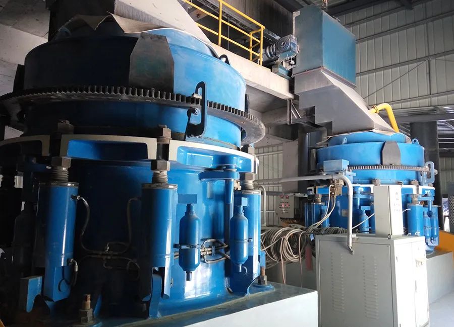 SMS系列多缸液壓圓錐破碎機，精品骨料生產(chǎn)線的理想選擇