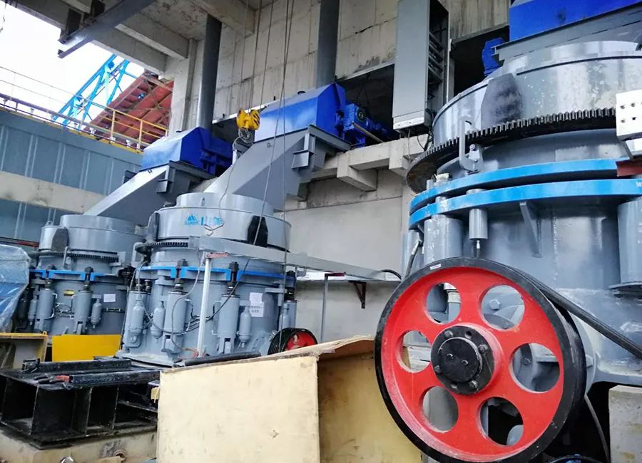 SMS系列多缸液壓圓錐破碎機，精品骨料生產(chǎn)線的理想選擇