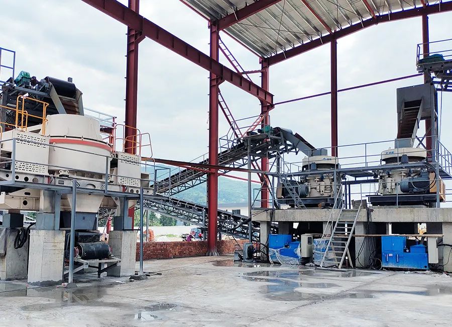 SMS系列多缸液壓圓錐破碎機，精品骨料生產(chǎn)線的理想選擇