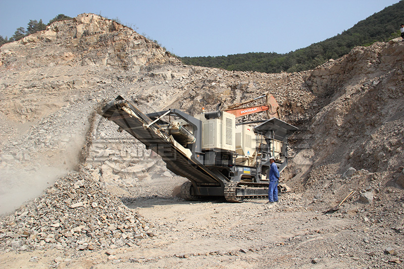 一臺(tái)移動(dòng)履帶式破碎機(jī)多少錢？