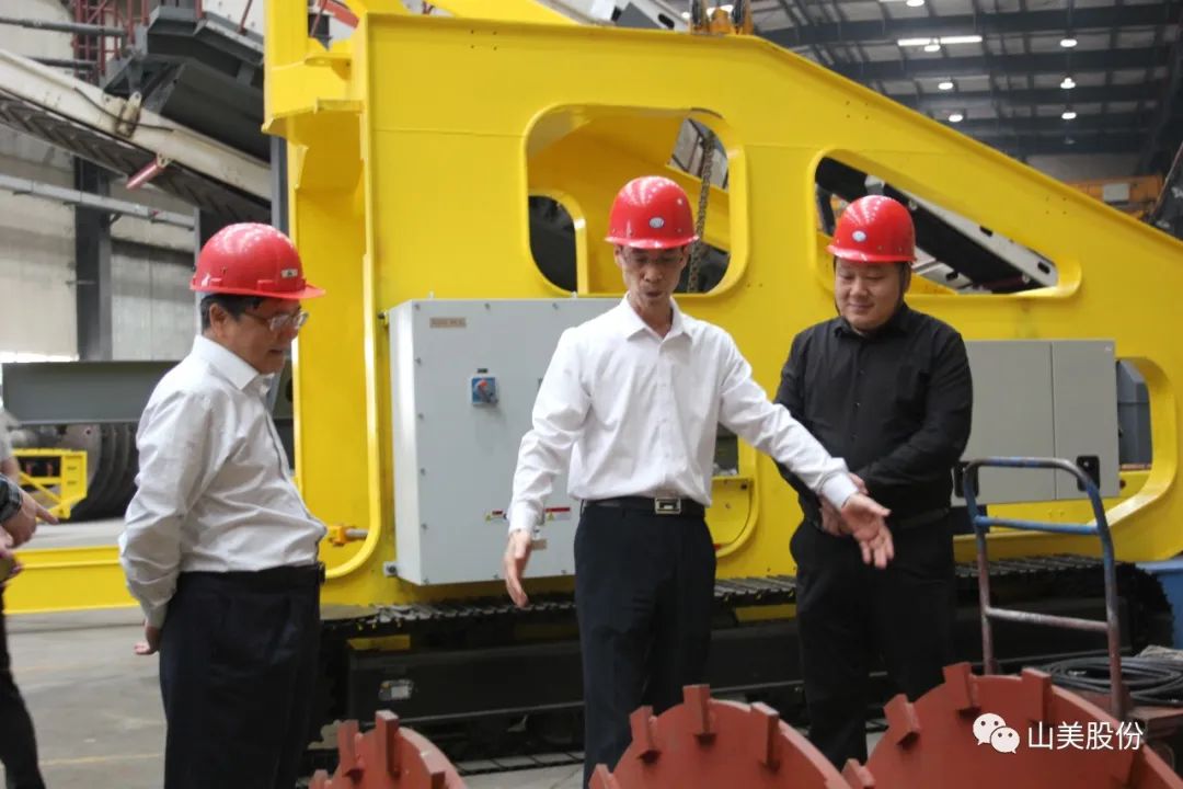 聚焦 | 熱烈歡迎中國(guó)砂石協(xié)會(huì)胡會(huì)長(zhǎng)一行蒞臨上海山美股份鄭州基地指導(dǎo)交流！