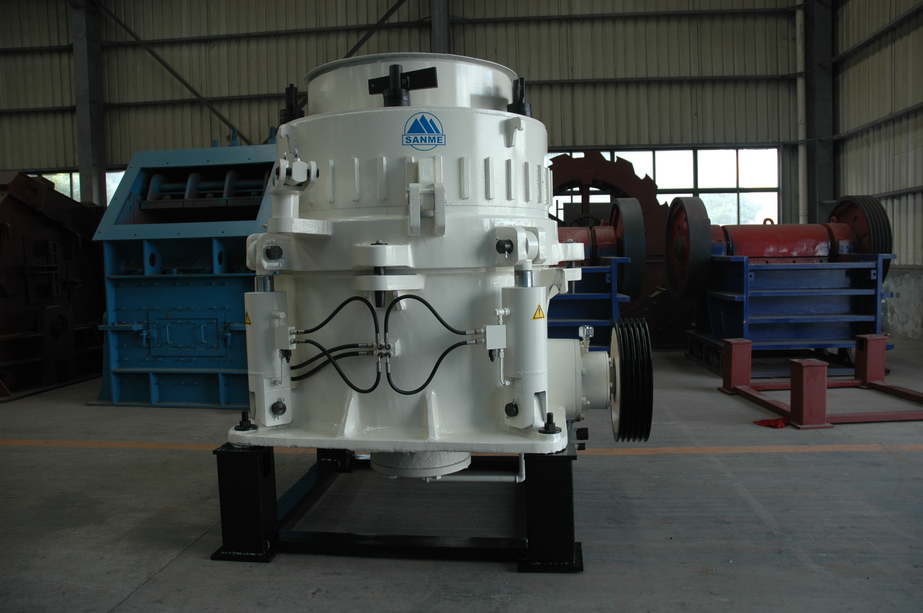 圓錐破碎機制砂優(yōu)缺點有哪些？