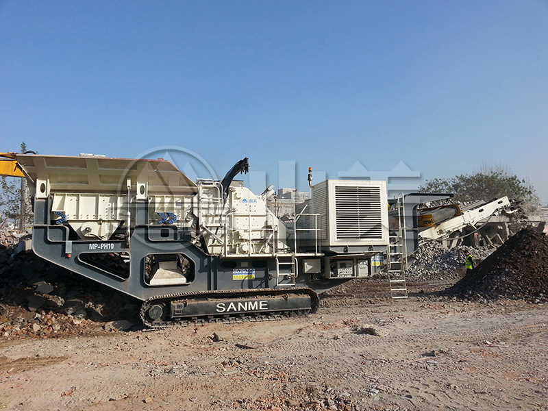 與傳統(tǒng)的固定式破碎機(jī)相比，移動破碎站有哪些特點(diǎn)？