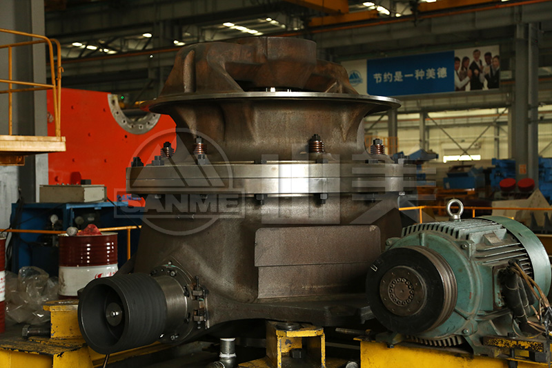 圓錐破碎機和反擊式破碎機的具體區(qū)別表現(xiàn)在哪些方面？