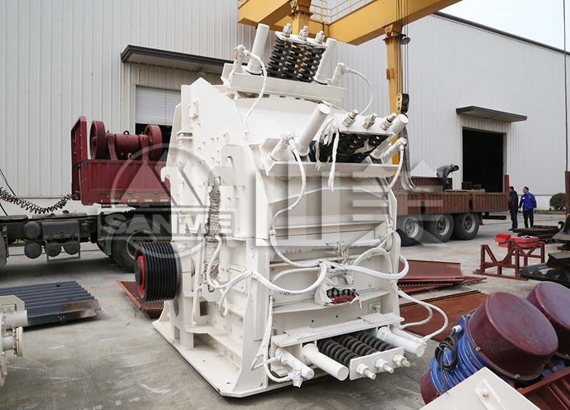 河卵石細(xì)碎用圓錐破碎機還是反擊破碎機？