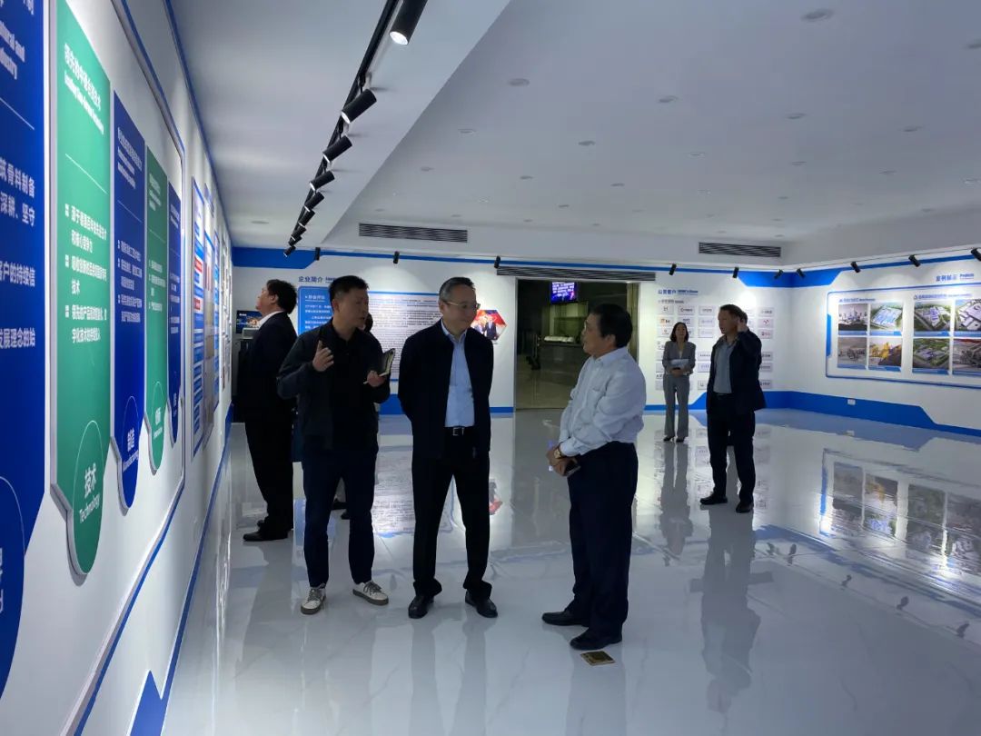 奉賢區(qū)人大常委會黨組書記、主任張培榮一行蒞臨上海山美股份開展“優(yōu)環(huán)境、穩(wěn)經(jīng)濟”大走訪大調(diào)研