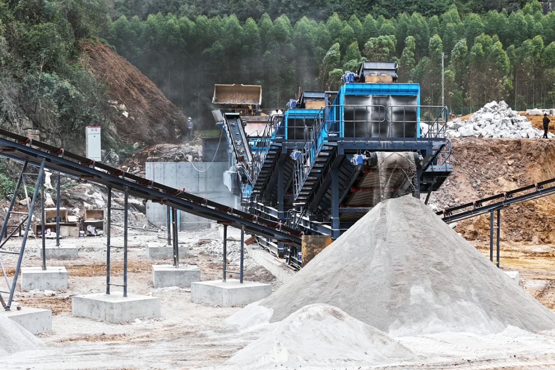 投產(chǎn)|山美雪橇式模塊化破碎篩分裝備助力廣西石灰石破碎項(xiàng)目建設(shè)