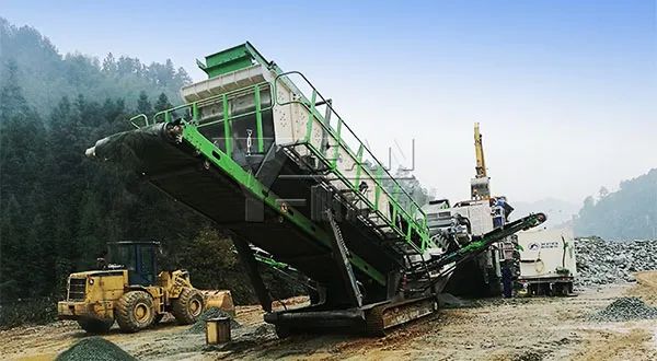 時產值近600萬！山美移動式破碎篩分一體站助力江蘇高碳鉻鐵礦破碎項目建設
