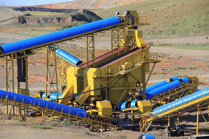 機(jī)制砂生產(chǎn)線選固定式還是移動(dòng)式？理性選擇提升生產(chǎn)效率
